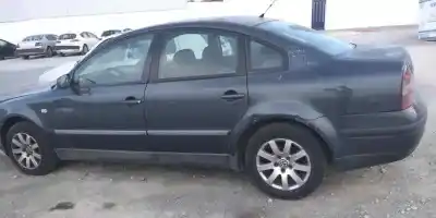 Veículo de Sucata volkswagen passat berlina (3b2) comfortline do ano 2003 alimentado avb