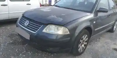 Veículo de Sucata volkswagen passat berlina (3b2) comfortline do ano 2003 alimentado avb