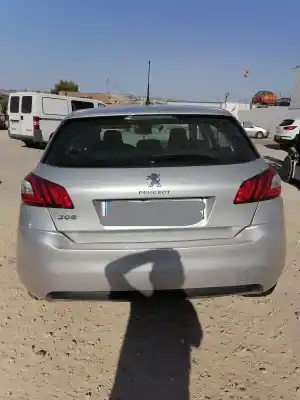 Véhicule à la ferraille peugeot 308 sw bh01 de l'année 2017 alimenté bh01