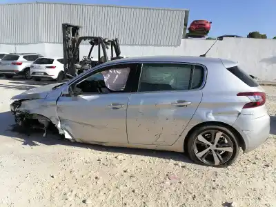 Véhicule à la ferraille peugeot 308 sw bh01 de l'année 2017 alimenté bh01