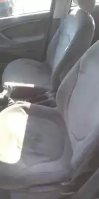 Veículo de Sucata citroen c5 berlina 2.2 hdi vivace do ano 2002 alimentado d4hx