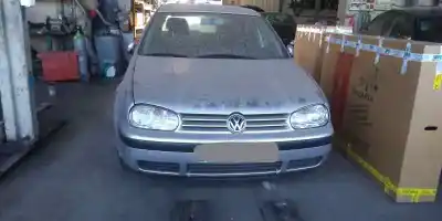 Veículo de Sucata volkswagen golf iv berlina (1j1) 1.6 do ano 2001 alimentado alh