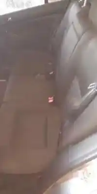 Veículo de Sucata volkswagen golf iv berlina (1j1) 1.6 do ano 2001 alimentado alh