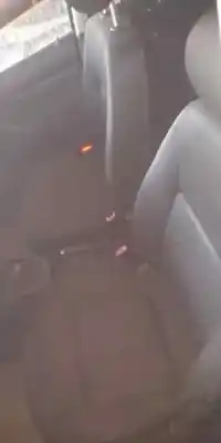 Veículo de Sucata volkswagen golf iv berlina (1j1) 1.6 do ano 2001 alimentado alh