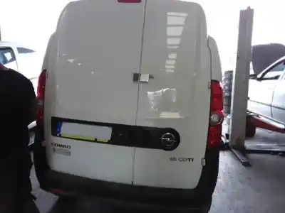 Veículo de Sucata opel combo d kasten l1h1 2.4t 90 cv / 66 kw do ano 2017 alimentado 198a3000
