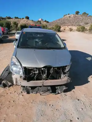 Veículo de Sucata toyota corolla verso (e12) 1.8 linea sol do ano 2004 alimentado 1zzfe