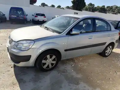 Veicolo di demolizione kia rio (jb) g4ee dell'anno 2006 alimentato g4ee