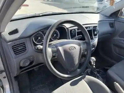 Veicolo di demolizione kia rio (jb) g4ee dell'anno 2006 alimentato g4ee
