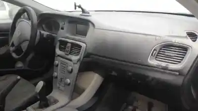 Veículo de Sucata volvo v40 fastback (525) d2 do ano 2014 alimentado d4162t