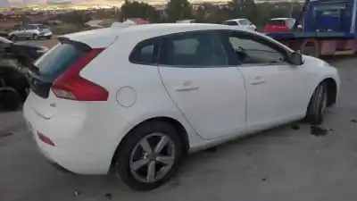 Veículo de Sucata volvo v40 fastback (525) d2 do ano 2014 alimentado d4162t