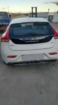 Veículo de Sucata volvo v40 fastback (525) d2 do ano 2014 alimentado d4162t