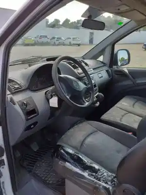 Veículo de Sucata clase c vito w639 basic. combi 111 cdi compacto 639.601 do ano 2004 alimentado 646982