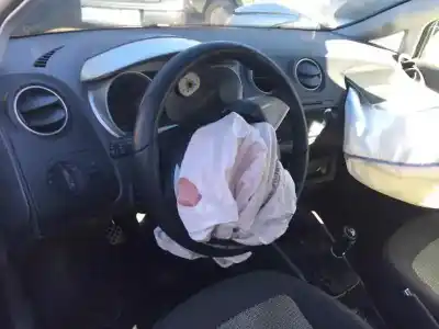 Veicolo di demolizione SEAT IBIZA (6J5) Reference dell'anno 2010 alimentato CAY