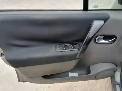 Здавання транспортного засобу renault scenic ii (jm) d/f9q d8 року 2003 потужний f9q d8