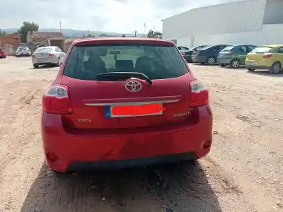 Sloopvoertuig toyota auris (_e15_) 1.4 d-4d (nde150_) van het jaar 2009 aangedreven 1nd