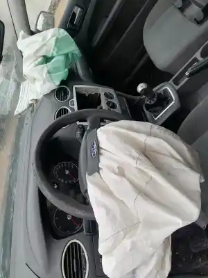 Veículo de Sucata ford focus berlina (cap) ambiente (d) do ano 2006 alimentado hhda