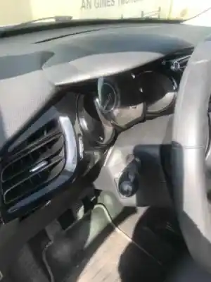 Veículo de Sucata citroen c3 comercial 74 cv / 55 kw do ano 2012 alimentado 8hr