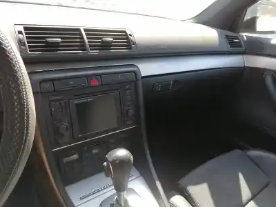 Scrapping Vehicle audi a4 b6 (8e2) 1.9 tdi of the year 2000 powered avf