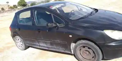 Véhicule à la ferraille peugeot 307 break / sw (s1) break xs de l'année 2004 alimenté rhydw10td