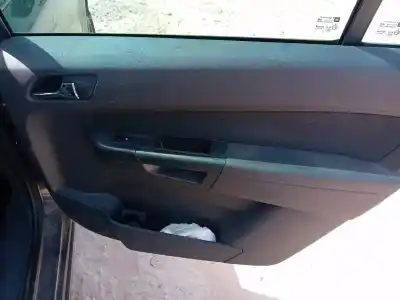 Здавання транспортного засобу opel zafira b cosmo року 2014 потужний a17dtr