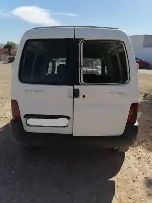Veículo de Sucata PEUGEOT PARTNER (S2) Combi Pro do ano 2002 alimentado D WJY
