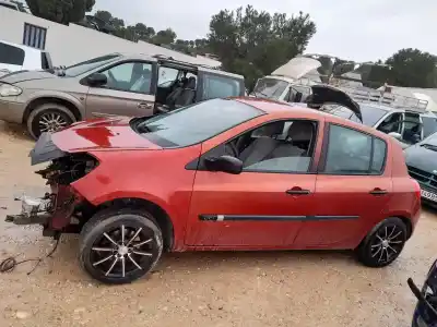 Véhicule à la ferraille renault clio iii exception de l'année 2006 alimenté k9k t7