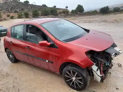 Véhicule à la ferraille renault clio iii exception de l'année 2006 alimenté k9k t7