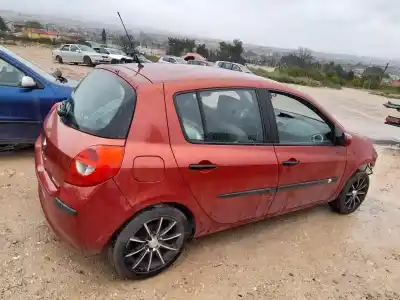 Véhicule à la ferraille renault clio iii exception de l'année 2006 alimenté k9k t7