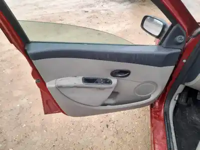 Véhicule à la ferraille renault clio iii exception de l'année 2006 alimenté k9k t7