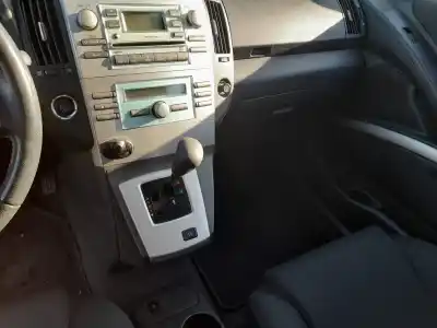 Scrapping Vehicle toyota corolla verso (e12) 1.8 linea sol of the year 2004 powered 1zzfe