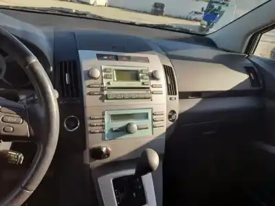 Scrapping Vehicle toyota corolla verso (e12) 1.8 linea sol of the year 2004 powered 1zzfe