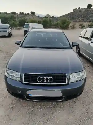 Scrapping Vehicle audi a4 b6 (8e2) 2.0 of the year 2000 powered alt