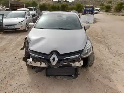 Veículo de Sucata RENAULT CLIO IV Zen do ano 2016 alimentado K9K E6