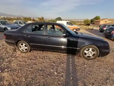 Veicolo di demolizione mercedes-benz clase e w210 berlina diesel 320 cdi 210.026 dell'anno 1999 alimentato 613961