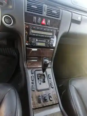 Veicolo di demolizione mercedes-benz clase e w210 berlina diesel 320 cdi 210.026 dell'anno 1999 alimentato 613961