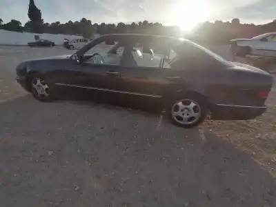 Veicolo di demolizione mercedes-benz clase e w210 berlina diesel 320 cdi 210.026 dell'anno 1999 alimentato 613961