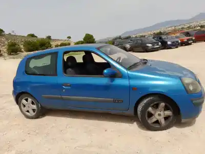 Véhicule à la ferraille renault clio ii fase ii (b/cb0) k4j de l'année 2001 alimenté k4j a7