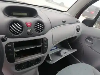 Veicolo di demolizione citroen c3 (2002->) 1.4 i dell'anno 2002 alimentato kfv
