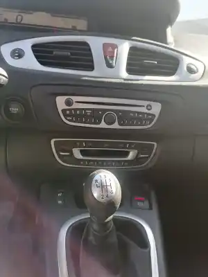 Scrapping Vehicle renault scenic iii (jz) 1.5 dynamique of the year 2009 powered k9k g8