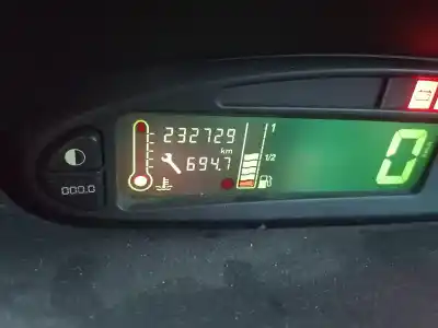 Veículo de Sucata citroen xsara picasso 1.6 16v exclusive 95 cv / 70 kw do ano 2000 alimentado rhy