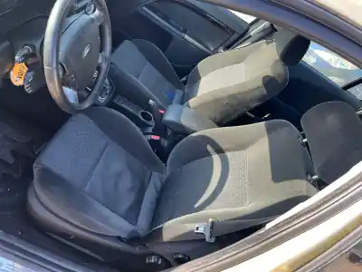 Veículo de Sucata ford mondeo berlina ge ambiente 06.2003> d do ano 2006 alimentado n7ba