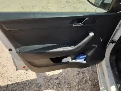 Veículo de Sucata skoda rapid ambition do ano 2012 alimentado cay