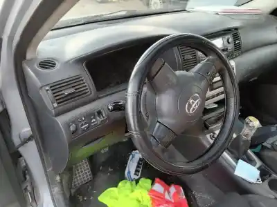 Sloopvoertuig toyota corolla (e11) 1.6 linea terra van het jaar 2003 aangedreven 3zzfe