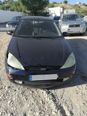 Veículo de Sucata ford focus berlina (cak) ambiente do ano 1999 alimentado fyda g