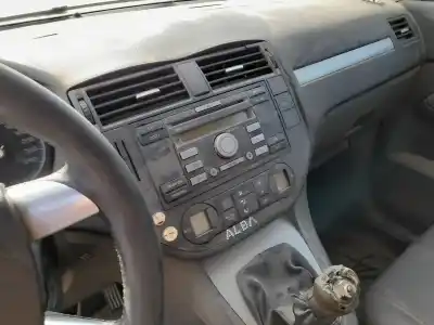 Здавання транспортного засобу ford focus c-max (dm2) 1.6 tdci року 2003 потужний g8da