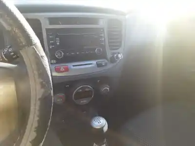 Veicolo di demolizione kia rio (jb) d4fa dell'anno 2005 alimentato d4fa