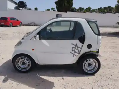 Veicolo di demolizione smart fortwo coupe m160910 dell'anno 2000 alimentato m160910