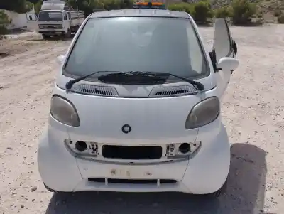 Veicolo di demolizione smart fortwo coupe m160910 dell'anno 2000 alimentato m160910