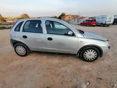 Veicolo di demolizione opel corsa c corsa c gasolina dell'anno 2000 alimentato z12xe