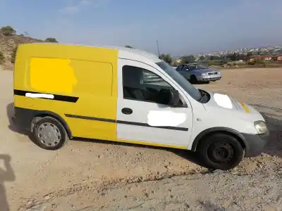 Veículo de Sucata opel combo familiar do ano 2004 alimentado z13dt